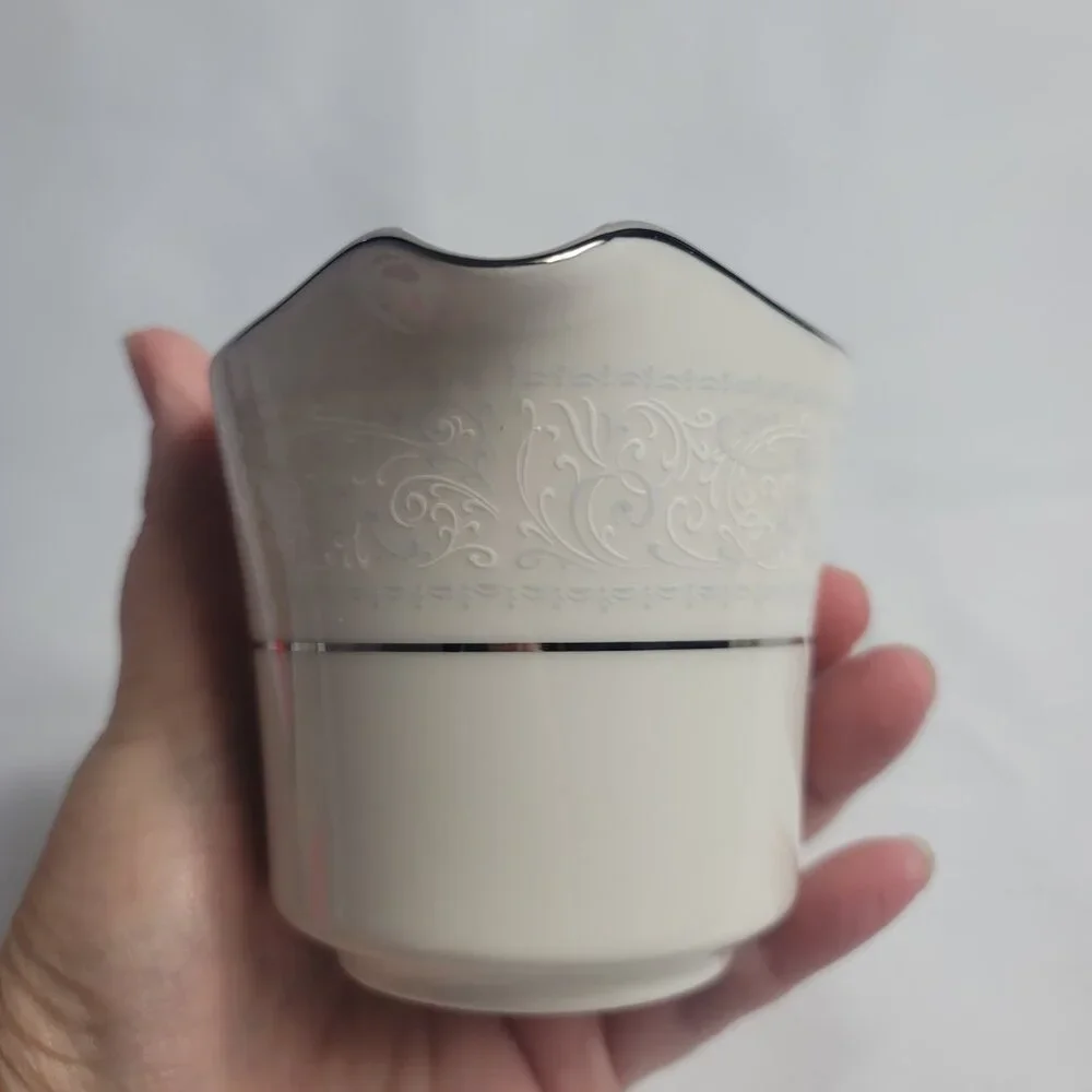 Noritake Trudy Creamer Ivory with Blue & White Scrolls #7087